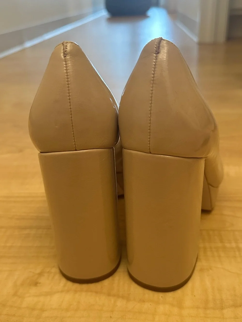 Jessica Simpson chic patent